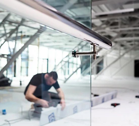 Holiday, FL highly skilled glass repair technicians